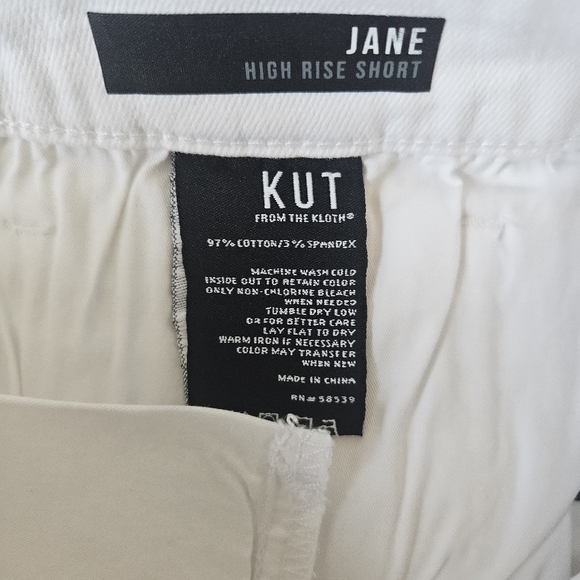 Kut From The Kloth Jane High Rise Short in White Denim - Picture 7 of 9